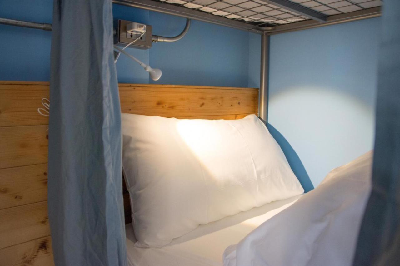 Deer Traveler Hostel Юйчі Екстер'єр фото