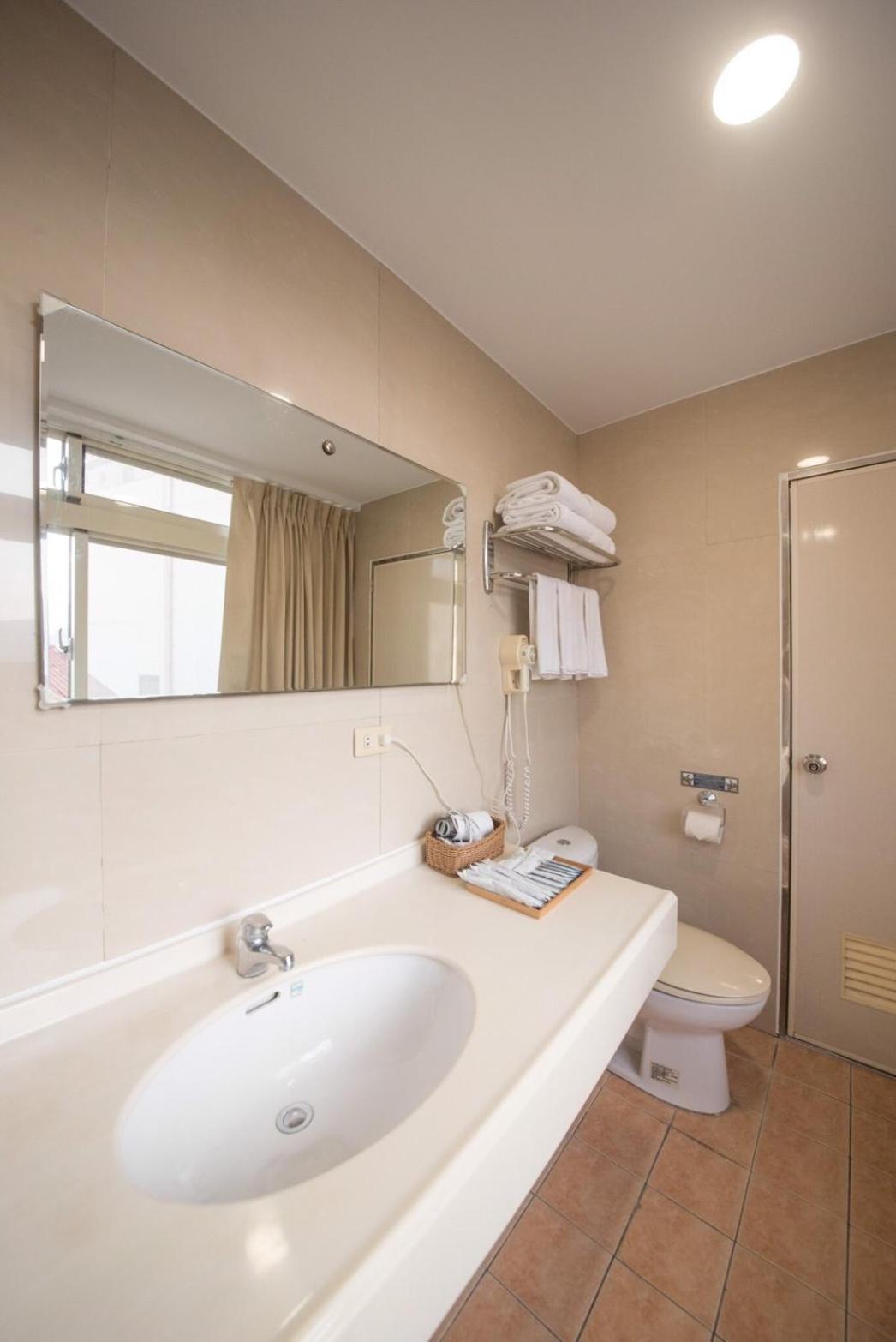 Deer Traveler Hostel Юйчі Екстер'єр фото