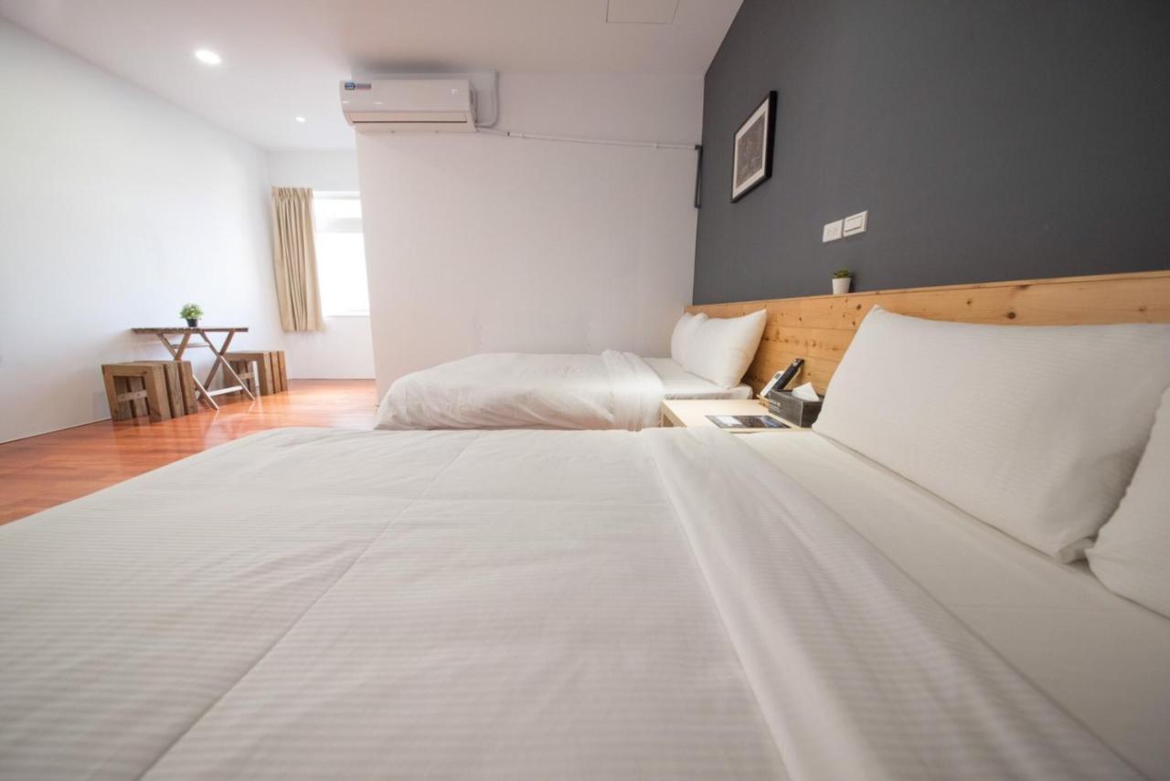 Deer Traveler Hostel Юйчі Екстер'єр фото