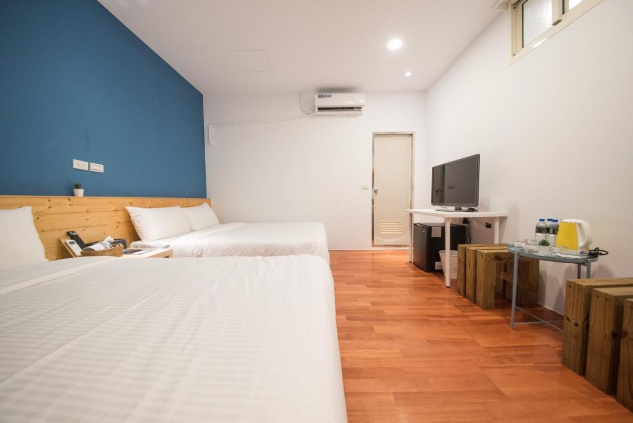 Deer Traveler Hostel Юйчі Екстер'єр фото